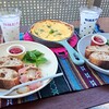 ベランダで夏キャンプ気分の朝ごはん