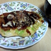 クラムチャウダー風スープと手製のお好み焼きの夕ごはん　より。