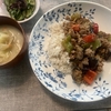 ビヨンドプラント肉で炒め物：髪の色