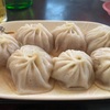 ランチは「梁山泊」の小籠包を食べて、買物やお土産を観て回ります