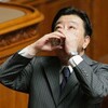 なんてことだ、野田首相も韓国式水ののみ方で、おれは、日本国よりも韓国が大事かと。。　