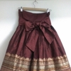 裾刺繍スカート