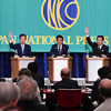 【Today's English】Alone in debate, Abe opposes dual surnames for married couples