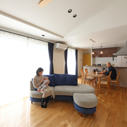 木の香りに癒やされながら、光熱費を抑えて快適に暮らすLCCM住宅の平屋