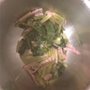 ホットクックで作る小松菜とベーコン炒め。シナシナになってしまった。