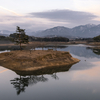 夕暮れのダム湖