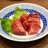 豊洲の「米花」でまぐろ刺身、かぼちゃ煮、茄子揚げ浸し、ちりめん山椒。