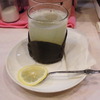 築地の「フォーシーズン」でホットレモネード。