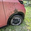 【日産サクラ】ぬかるみで前輪がスタック