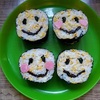 デコ巻きずし　ニコちゃんマーク　How to make smiley face of decoration rolled sushi.