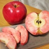 果肉まで紅いりんご・紅の夢はシャキシャキの酸っぱいりんご