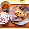 Restaurant雪峰＠白馬　信州サーモンとハーブ鶏の幽庵ほう葉包み焼き