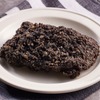 ローソンから「黒いパリチキ 黒トリュフ塩味」が新登場！真っ黒な見た目でインパクト大のホットスナック新商品です