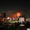 花火が上がる平和な夜