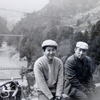 鳩ノ巣渓谷にて...長谷川さん（右）若い！爺の時計は１９６４年製のセイコーワールドタイム、今でも現役で使っている