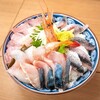 富山県氷見漁港魚市場食堂＠氷見　氷見浜丼やわやわ盛（並盛）、氷見さば甘辛煮（単品）