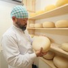 道東に魅せられたバックパッカーが牧場と家族を得て極上チーズを生み出すまで【地方移住でハッピーに暮らすには】
