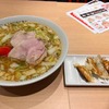 どうとんぼり神座 東京スカイツリータウン・ソラマチ店｜白菜の甘みと優しいスープにほっとする餃子セット