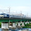 多摩川の土手で廃車回送列車を撮影いたしました