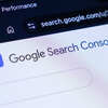 GoogleがSearch ConsoleでAI検索レポートと表示設定をテスト