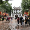 文廟　観光客は来ています。