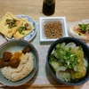 煮小豆。野菜水煮。イシイのミートボール（カレー）