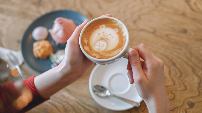 ほっこり癒やされながら写真作品とじっくり向き合える―隠れ家カフェ「MOVE CAFE」