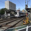 散歩途中のネコ電車