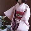 桜色の着物とふくら雀