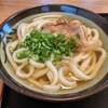 つるや（観音寺）のメニュー：昔ながらのかけうどんとジャガイモのおでん