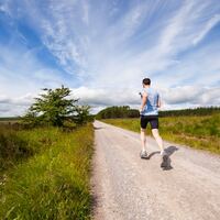 健康づくりのための身体活動・運動ガイド　運動不足改善には1日8000歩必要!?
