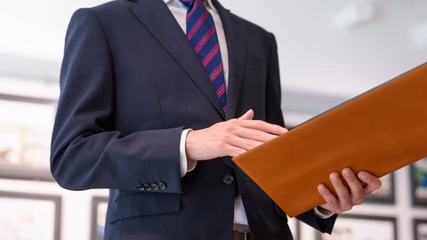 「宅建士と行政書士」ダブルライセンスのメリットとは？宅建と行政書士の違いも解説