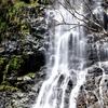 【絶景写真スポット】兵庫県最大級の「天滝」を徹底紹介 - 日本の滝百選・名水百選・森林浴百選にも選ばれた滝