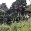 群馬県の林道で見つけたポツンと一軒家