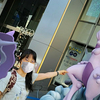渋谷でミュウツー対パルシェン！【ポケモンGOAR写真】渋谷PARCO等身大ミュウツーと