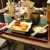 豊洲の「米花」でマグロ赤身、牛肉とネギの煮物、ニンニク芽酢味噌。