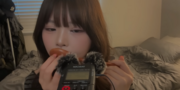 【目と耳で】美少女が木製スプーンをコツコツ叩くASMRが最高すぎる【癒される】