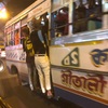 コルカタのバスは死者の出る電車並み