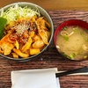 金次郎食堂 東鷹栖店（旭川市）｜ソフトドリンク付きで580円！人気食堂の2号店でコスパ最強の豚キムチ丼