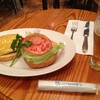 ホームワークス（麻布十番）のベーコンチーズバーガー