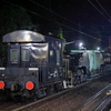 雨の貝田駅を通過する、EH500-28牽引の特大貨物シキ850を撮る！