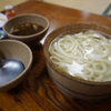 徳島の豪快郷土料理　新見屋のたらいうどん