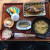 お魚屋さんの定食