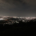 友と万灯呂山展望台の夜景