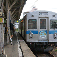 ９月６日～11月30日　弘南鉄道大鰐線にて7000系7037編成「りんごねぷた列車」運行中（乗車記）　※初日のみ「金魚ねぷた」車両も併せて運行