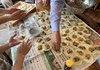 スタッフ一同で餃子作り