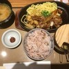 牛カルビ＆ホルモン焼定食  890円 at やよい軒_池袋劇場通り店 