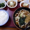 パンチ食べくらべ定食。山田うどん食堂