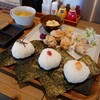 【炭や】3個まで選べるおにぎりランチ推し。焼鳥屋の唐揚げは信頼度も高い(安佐南区伴東)