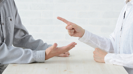 喧嘩する夢は心の葛藤のサイン？心理士監修のもと、相手や結果別に意味を解説